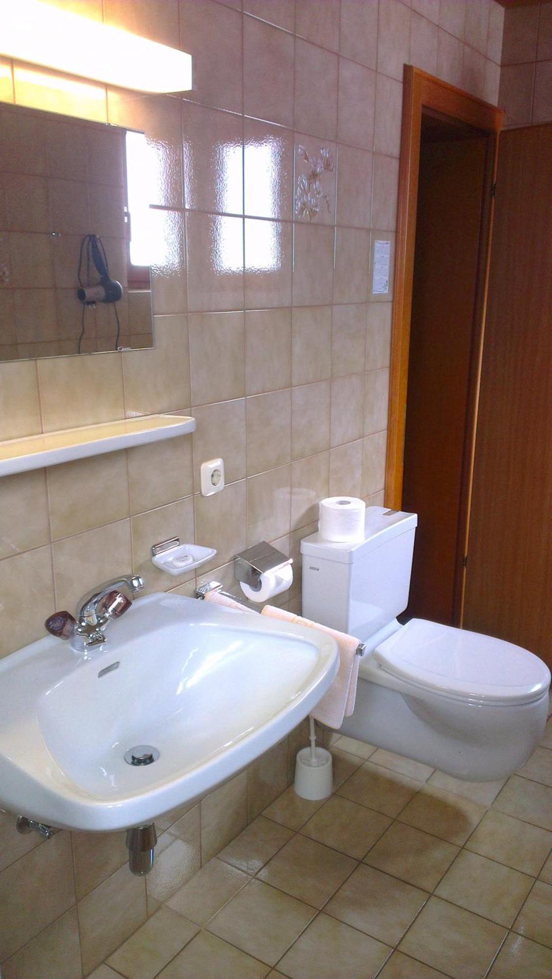 Hotel Haus Monika Und Haus Claudia Mayrhofen Habitación foto